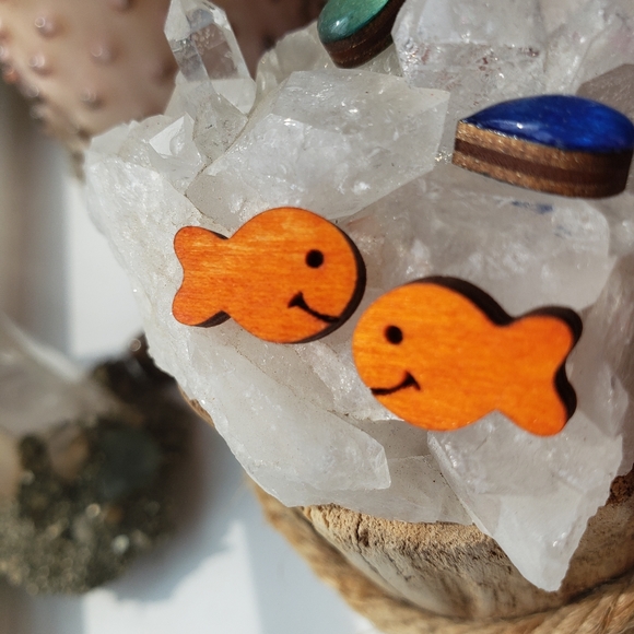 Hand crafted Goldfish cracker stud earrings - Picture 6 of 6